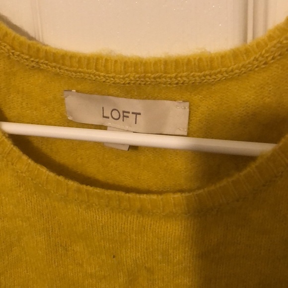 Loft yellow sweater - Picture 2 of 2